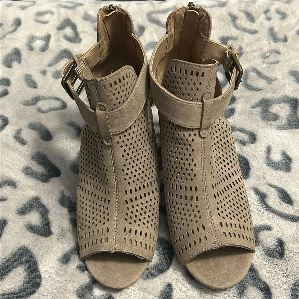 Taupe Peep-Toe Block Heel Sandals - Picture 2 of 4